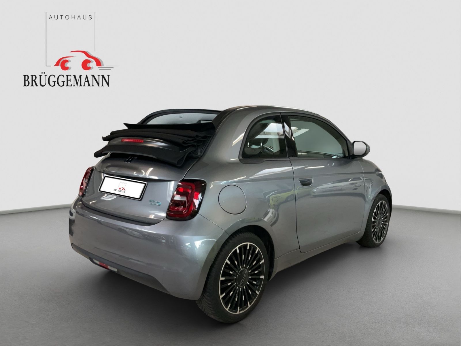 Fahrzeugabbildung Fiat 500e 42 kWh Cabrio + Komfort-,Park-,Winterpaket