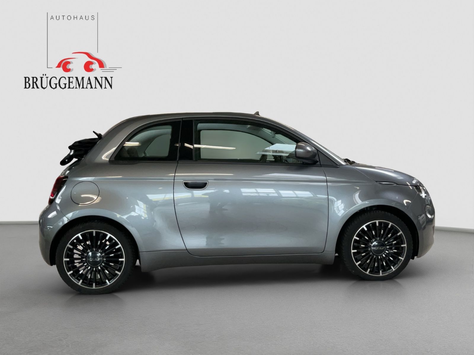 Fahrzeugabbildung Fiat 500e 42 kWh Cabrio + Komfort-,Park-,Winterpaket