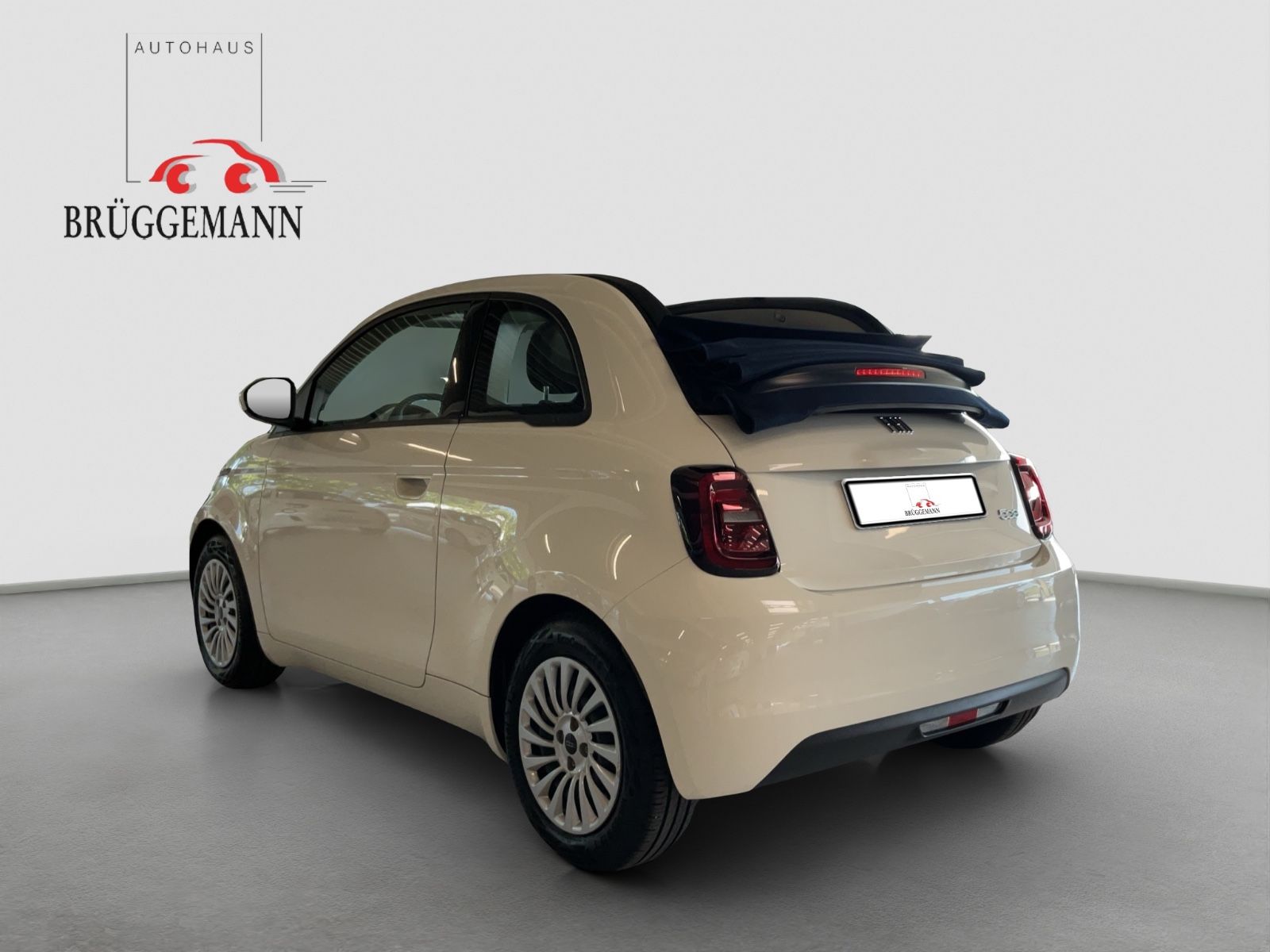 Fahrzeugabbildung Fiat 500e 42 kWh Cabrio