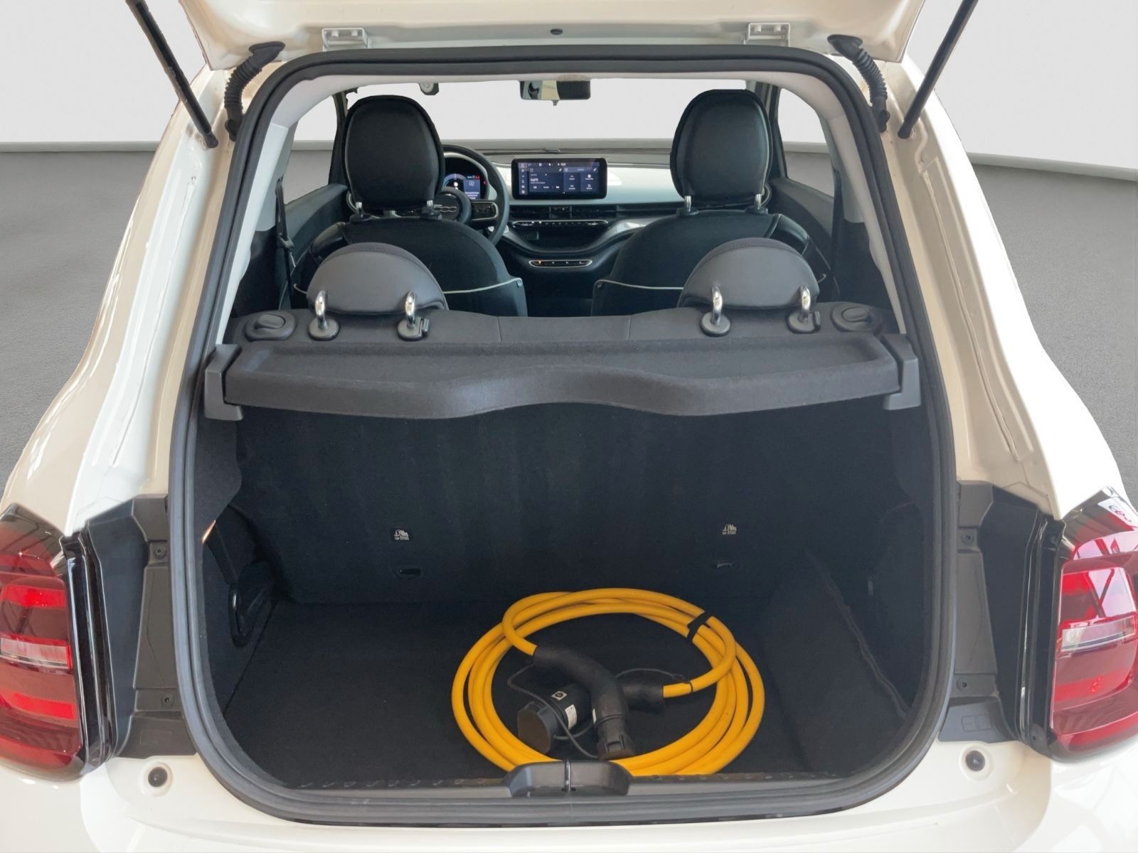 Fahrzeugabbildung Fiat 500e