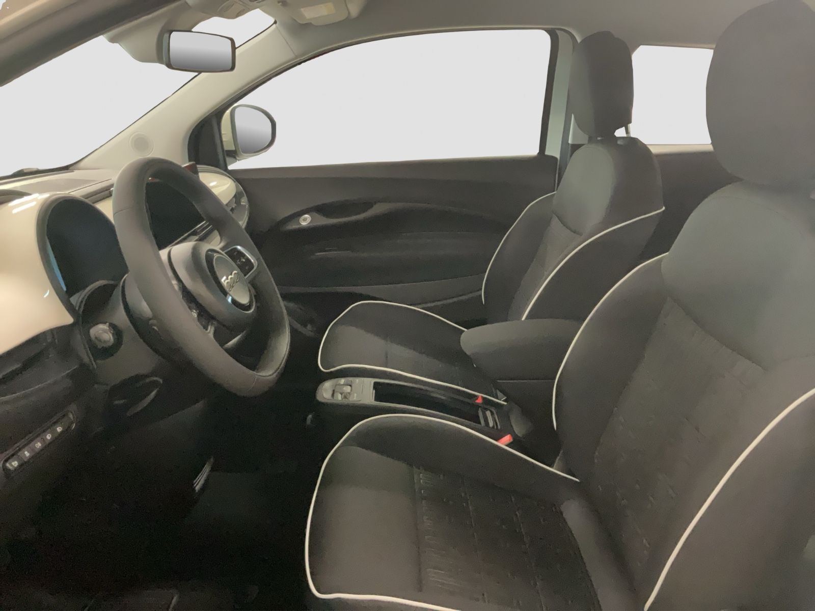 Fahrzeugabbildung Fiat 500e 42 kWh Icon + Komfort Paket