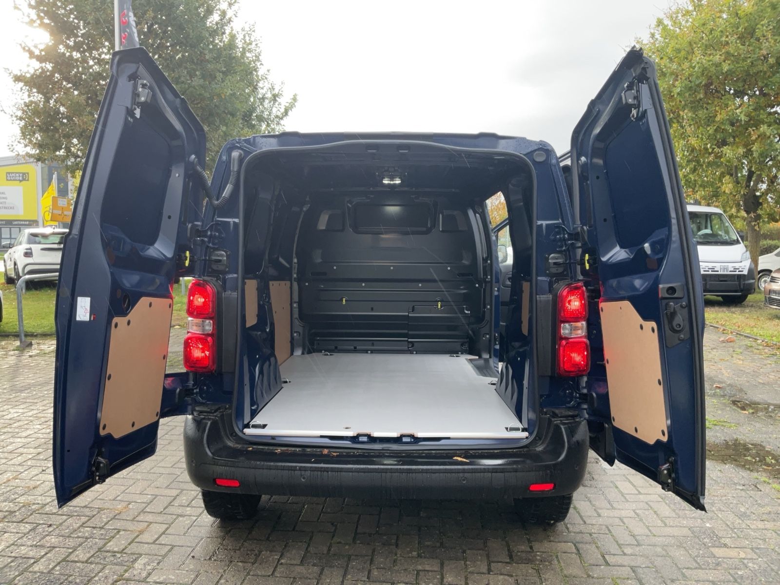 Fahrzeugabbildung Fiat Scudo M 150 PS Kamera CarPlay