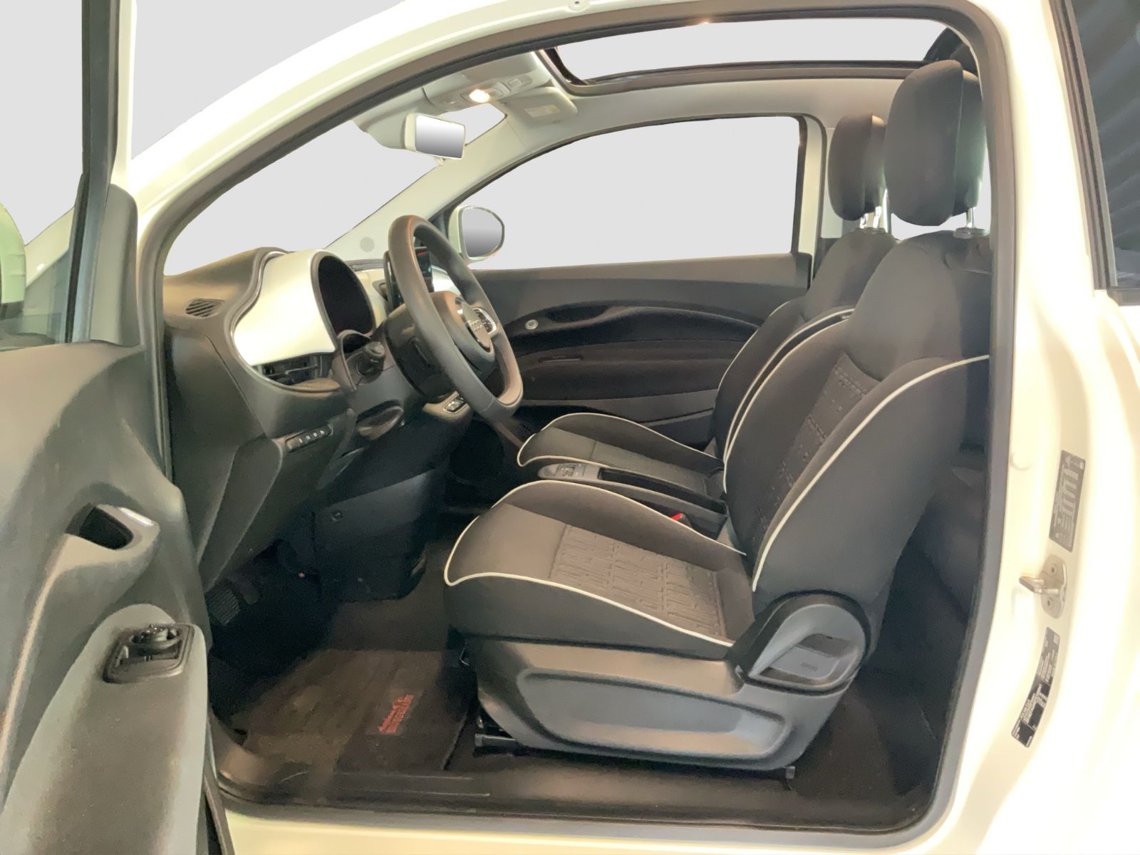 Fahrzeugabbildung Fiat 500e 42 kWh Cabrio