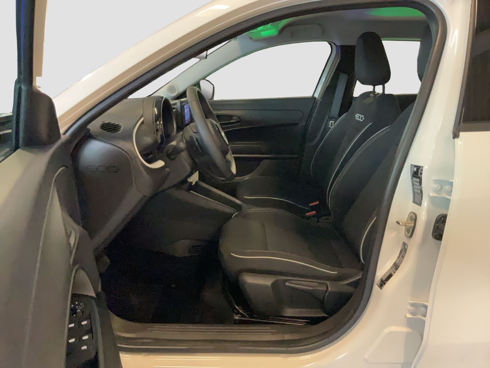 Fahrzeugabbildung Fiat 600 Hybrid