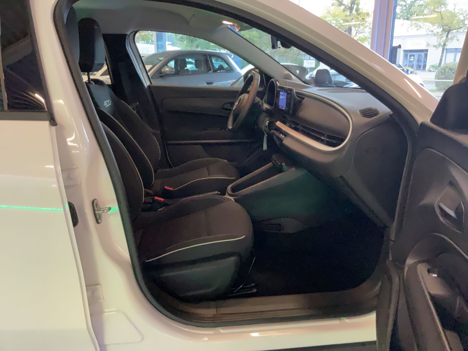 Fahrzeugabbildung Fiat 600 Hybrid